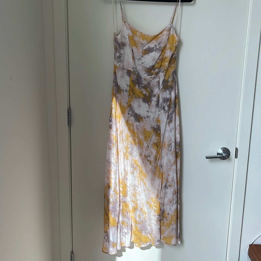 Astr Yellow and Gray Tie-Dye Maxi Dress